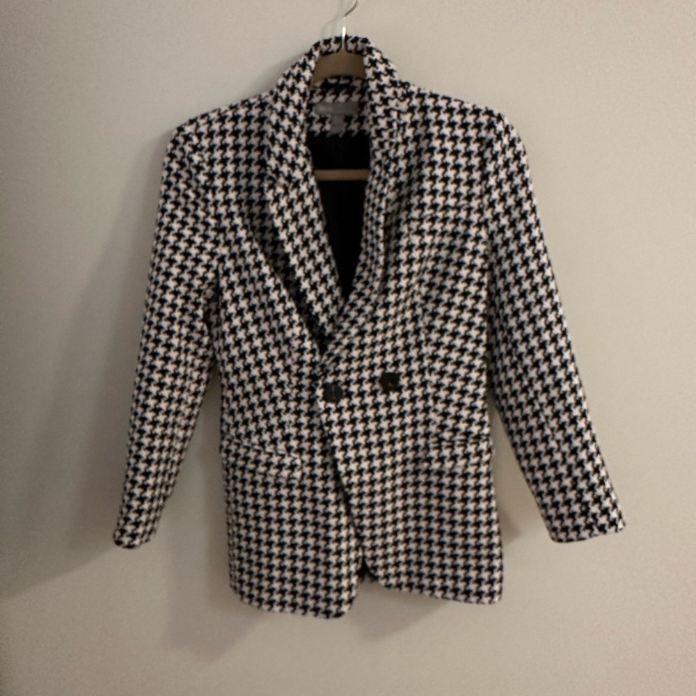 Sophisticated White & black blazer size small